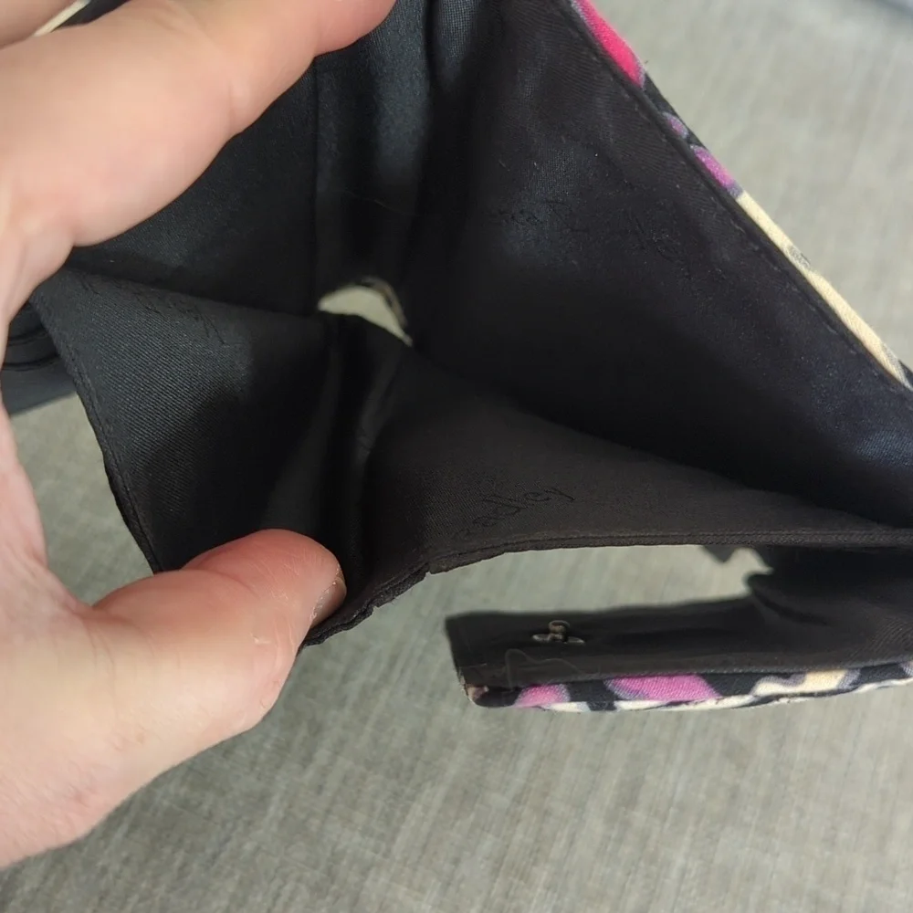 Vera Bradley Scroll Medallion Trifold Quilted Black Pink Euro Wallet Floral - Picture 7 of 9